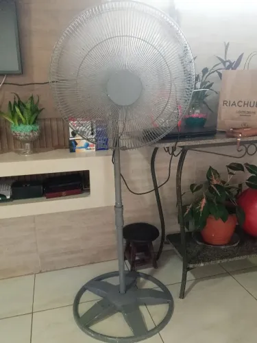 Vende ventilador pedestal com grade de ferro