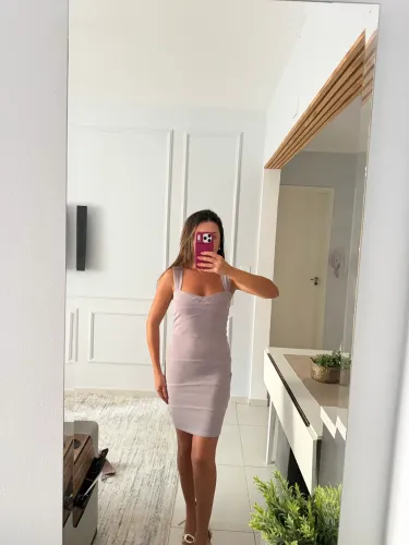 5 Vestidos vestidos por R$60