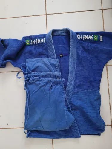 Kimono jiu-jitsu e judô A1