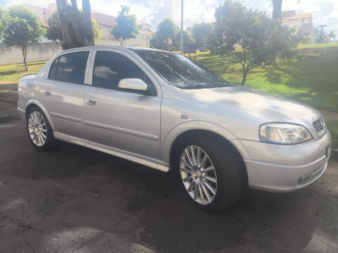 Chevrolet Astra GL Milenium 1.8 MPFI 4P 2001
