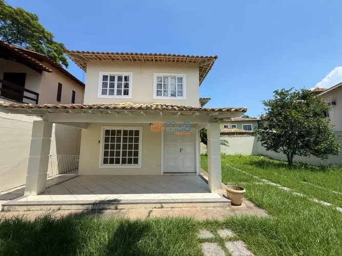 Casa Ampla à Venda ou para Alugar  Excelente Localização e Rio das Ostras