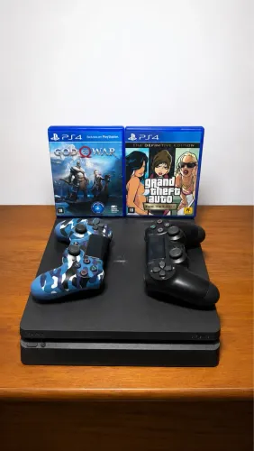 PS4 SLIM + 2 JOGOS + 2 CONTROLES