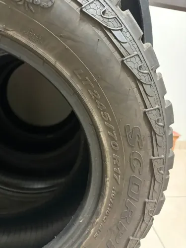 Pneus Pirelli Scorpion Lt 245/70 R17