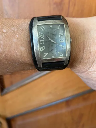 Relógio Guess muito conservado 