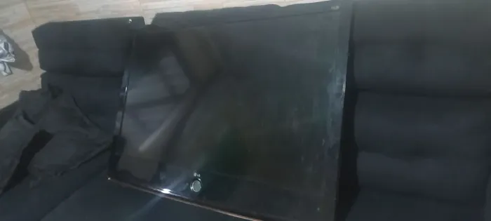 Tv 47 LG com defeito não esta quebrada avalio propostas.