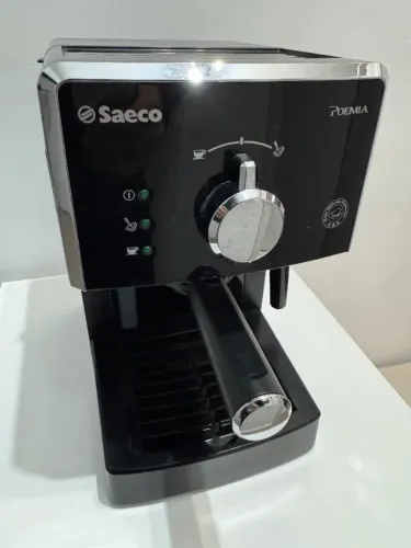 Cafeteira Espresso Saeco Poemia Hd8323 Com 2 Porta-filtros