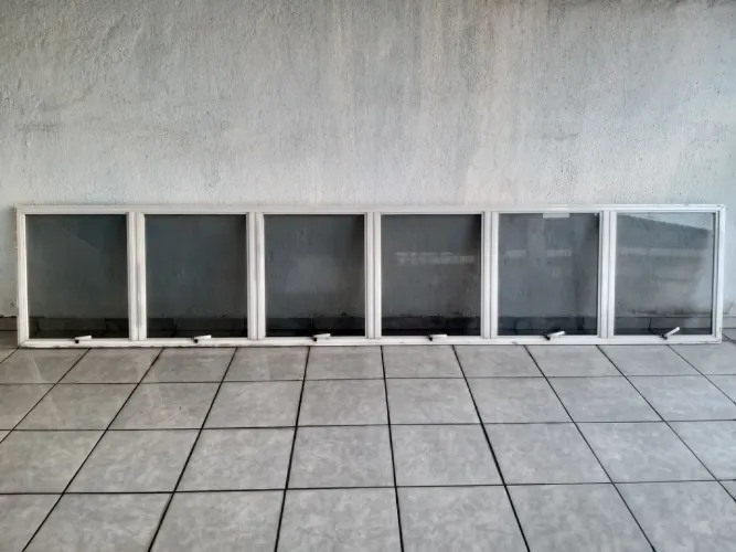 Janela Basculante 4m x 0,80