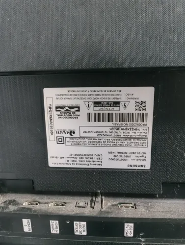 Vendo tv de 50 pegadas Samsung com a tela danificada,400,00 com conversa