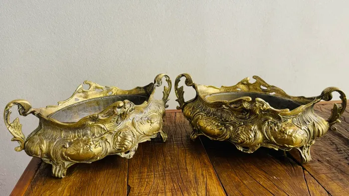 Par de Floreira Antiga de Bronze 31 cm X 17 cm | 1,8 kg