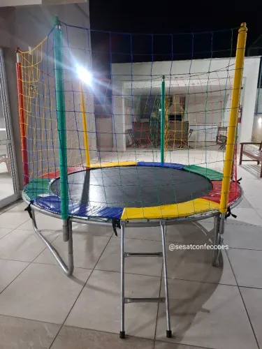 Pula pula e piscina de bolinhas