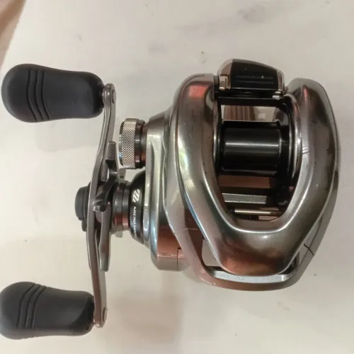 Carretilha shimano metanium DC usada.