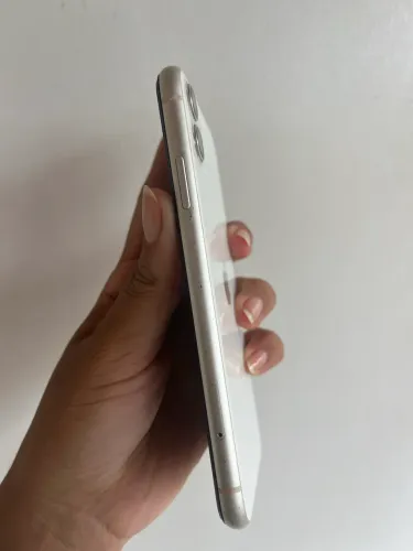 iPhone 11 64 gb 70 % de bateria única dona