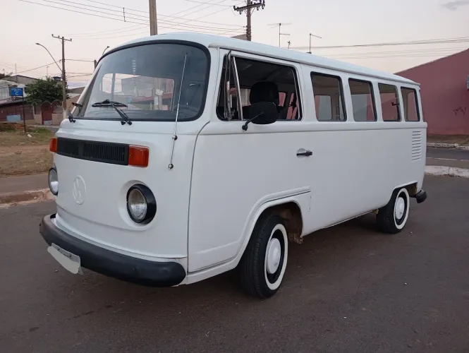 Volkswagen Kombi Standard/ Luxo/ Serie Prata 1996