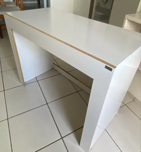 Escrivaninha Branca com Gaveta