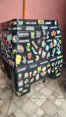 Baú 135 litros ,com suporte já 