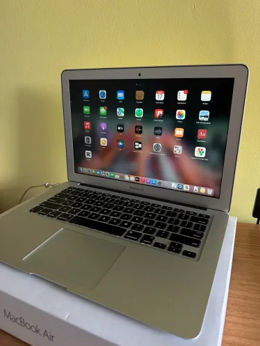 MacBook Air 13- | 8GB RAM | 128GB SSD