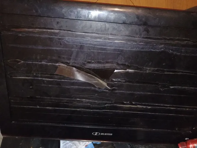 Vende se duas tv o Buster