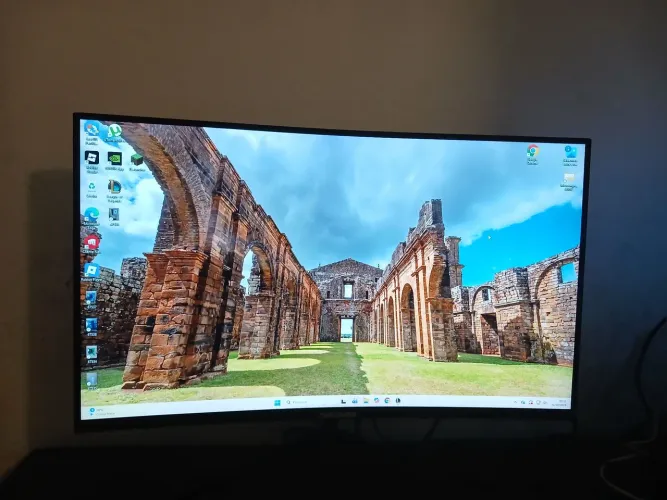 Monitor curvo concórdia 165hz CZ270F165