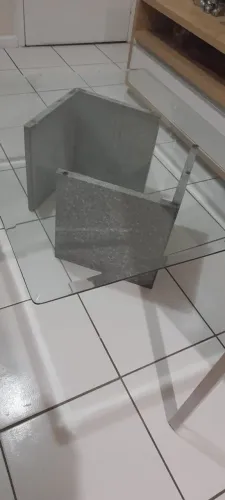 Mesa e centro de vidro