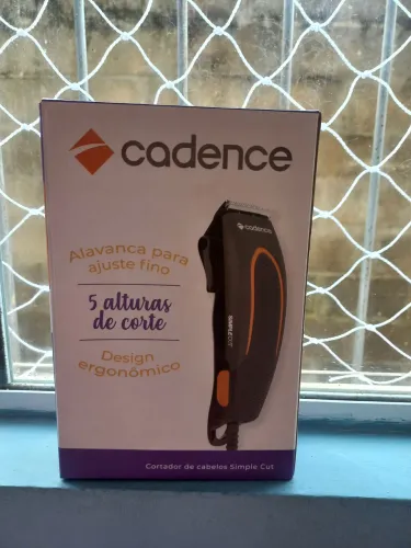 Máquina de cortar cabelo Cadence 