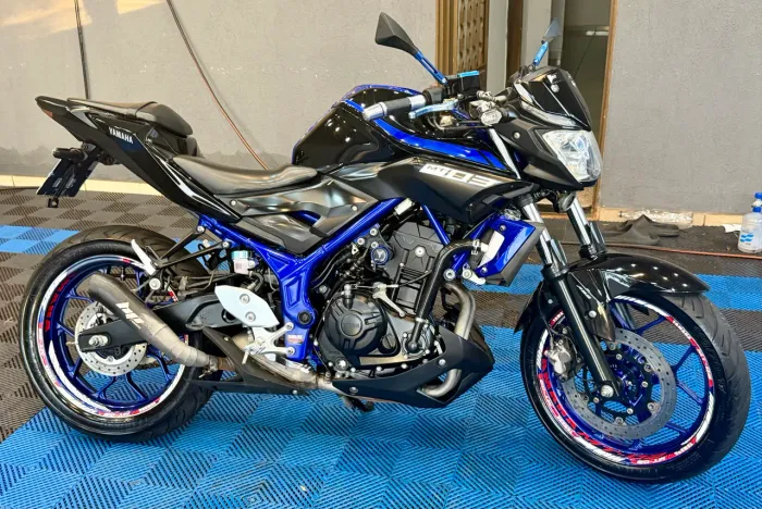 Moto MT03 