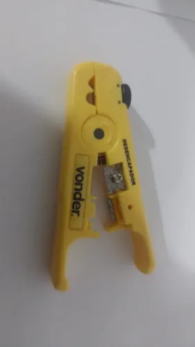 Desencapador de fios e cabo ajustável