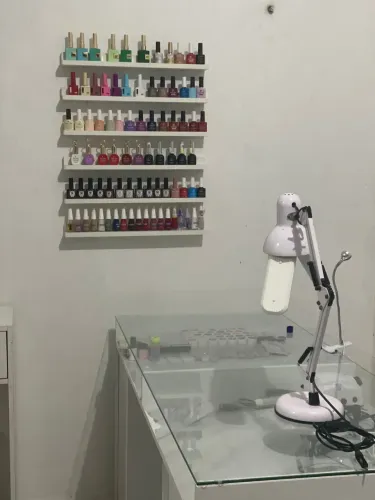 Vende-se mesa para nail designer ( ou uso de sua preferência) 