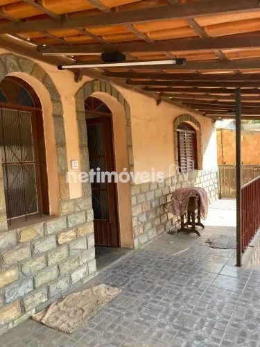 Casa à venda | 3 quartos | Suíte | Guarani | Excelente localização