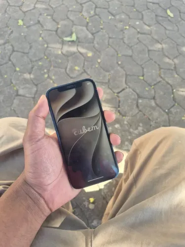 iPhone 12 traseira trincada somente