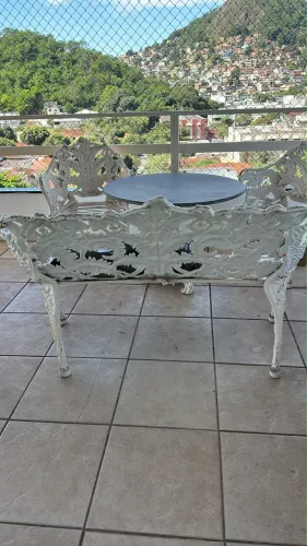 Mesa e cadeiras ferro fundido