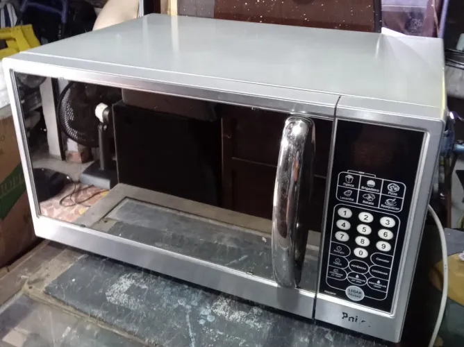Microondas PHILCO PMS38NP 31L - USADO.