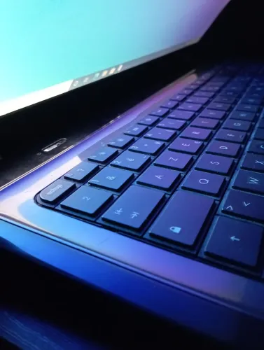Hp top tela 17 4gb windows 10 muito novo bateria viciada toda tranquilo leia abaixo fvr
