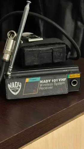 Receptor/Transmissor de guitarra/baixo/violão sem fio Nady 101 VHF
