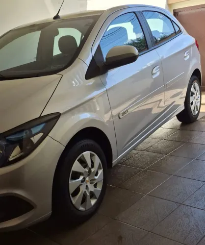 Chevrolet Onix Hatch LT 1.4 8V Flex Power Mec. 4P 2016