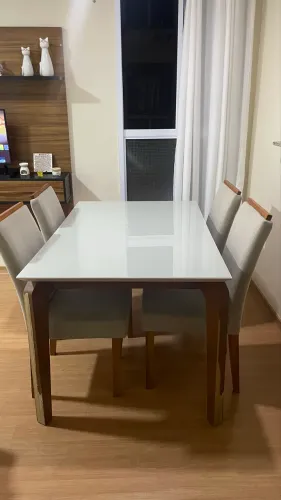 Mesa 4 cadeiras tampo de vidro 