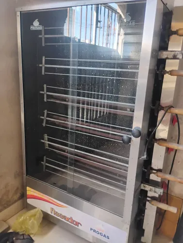 Máquina de assar frango Assador pró gás R$2.300