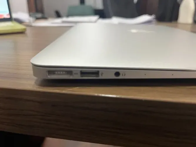 MacBook Air 13? 2017 i5, 8GB RAM, SSD 128GB