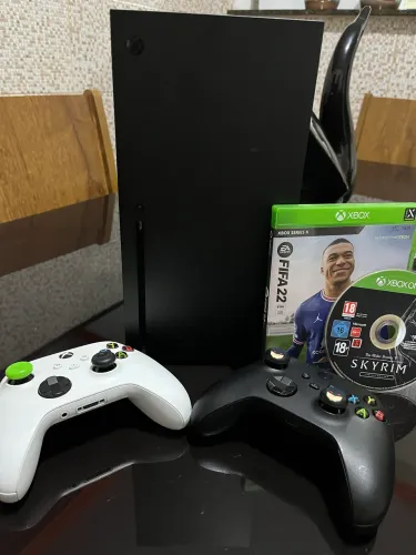 Xbox séries X 1TB com 2 controles