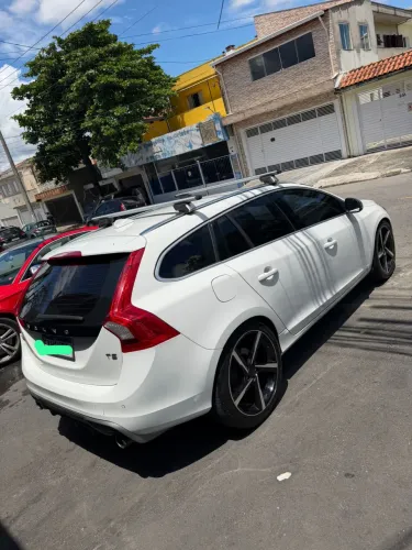 Volvo V60 T-5 R-desing 2.0 5P 2013