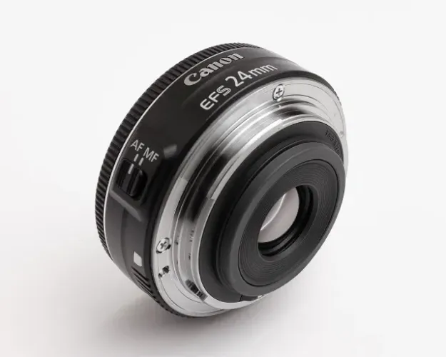 Objetiva - Lente - Canon EF-S 24mm 2.8 em excelente estado!