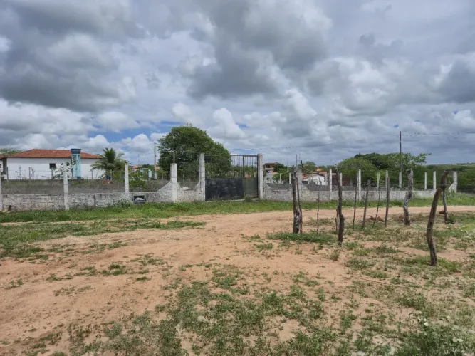 Vende-se Terreno