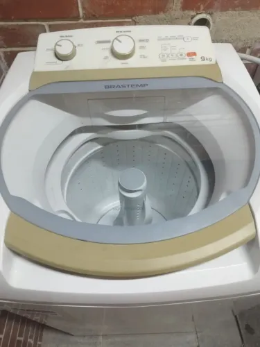 Brastemp 9 KILOS 680 reais.