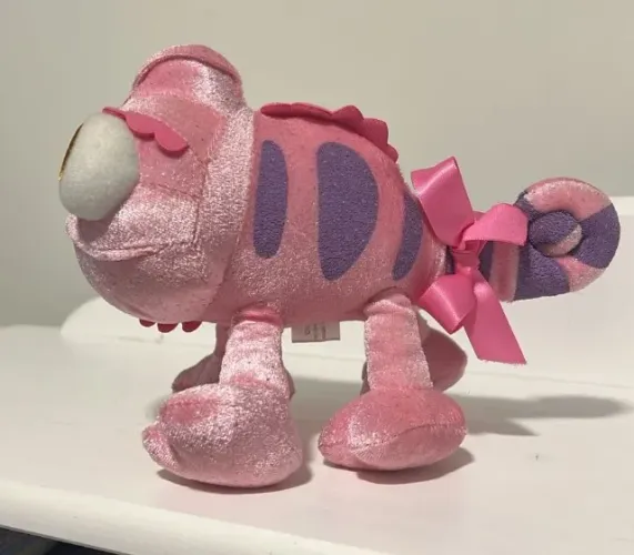 Pascal de pelúcia cor-de-rosa importado do Japão (Disney Rapunzel)