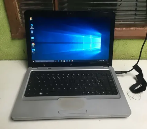 Notebook HP /Core i3 2.5 ghz /4gb Ram /Hdmi /Win 10 /HD 500 /Dvd /Cam /Tela 15
