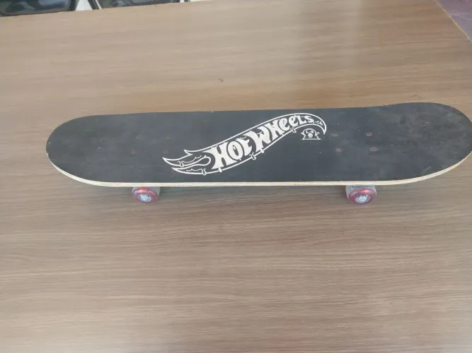 Skate hotweels seminovo