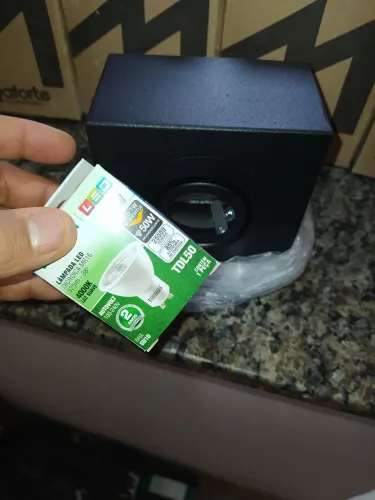 Vendo 6 Spots de sobrepor para bancada etc