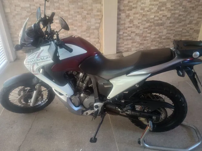 Vende se Transalp 2011 com 36 mil kms