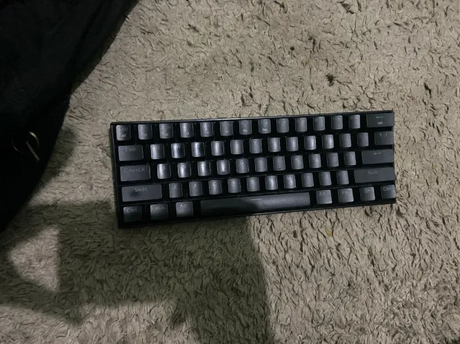Vendo esse teclado mecanico 60% da Redragon