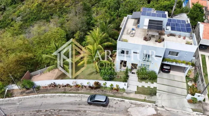Casa porteira fechada no Oceanis, com rooftop, 4 suítes, energia solar e muito mais!