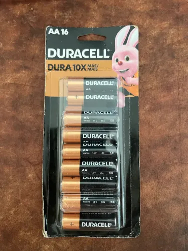 Pack com 16 pilhas AA da Duracell, novo e lacrado. 